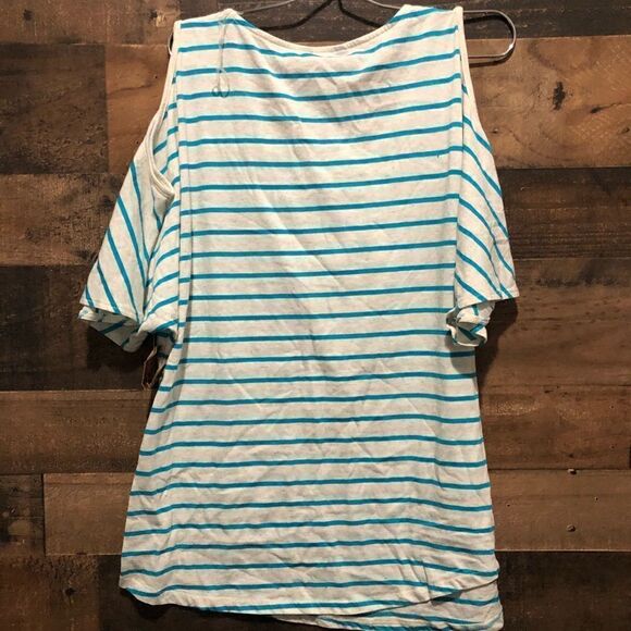NWT bit & bridle cold shoulder top medium - Picture 5 of 5
